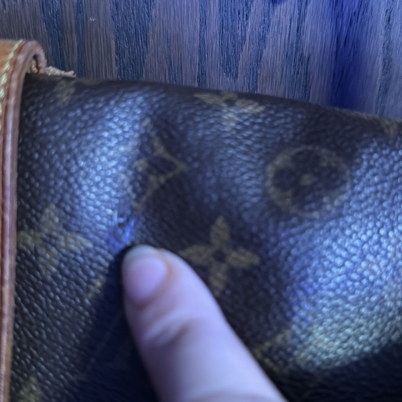Louis Vuitton Saddlebag - Picture 5 of 14